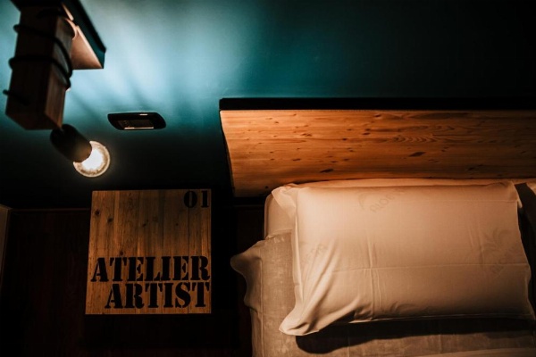 Travel B&B image 8
